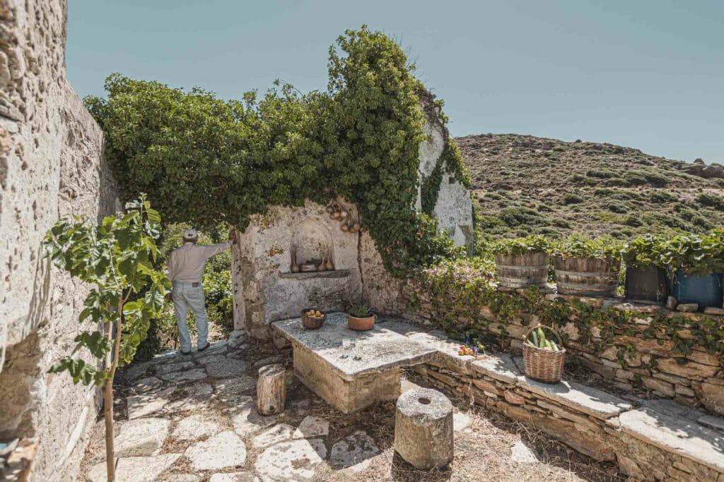 estia-food-tours-naxos-location-27 svg+xml;charset=utf